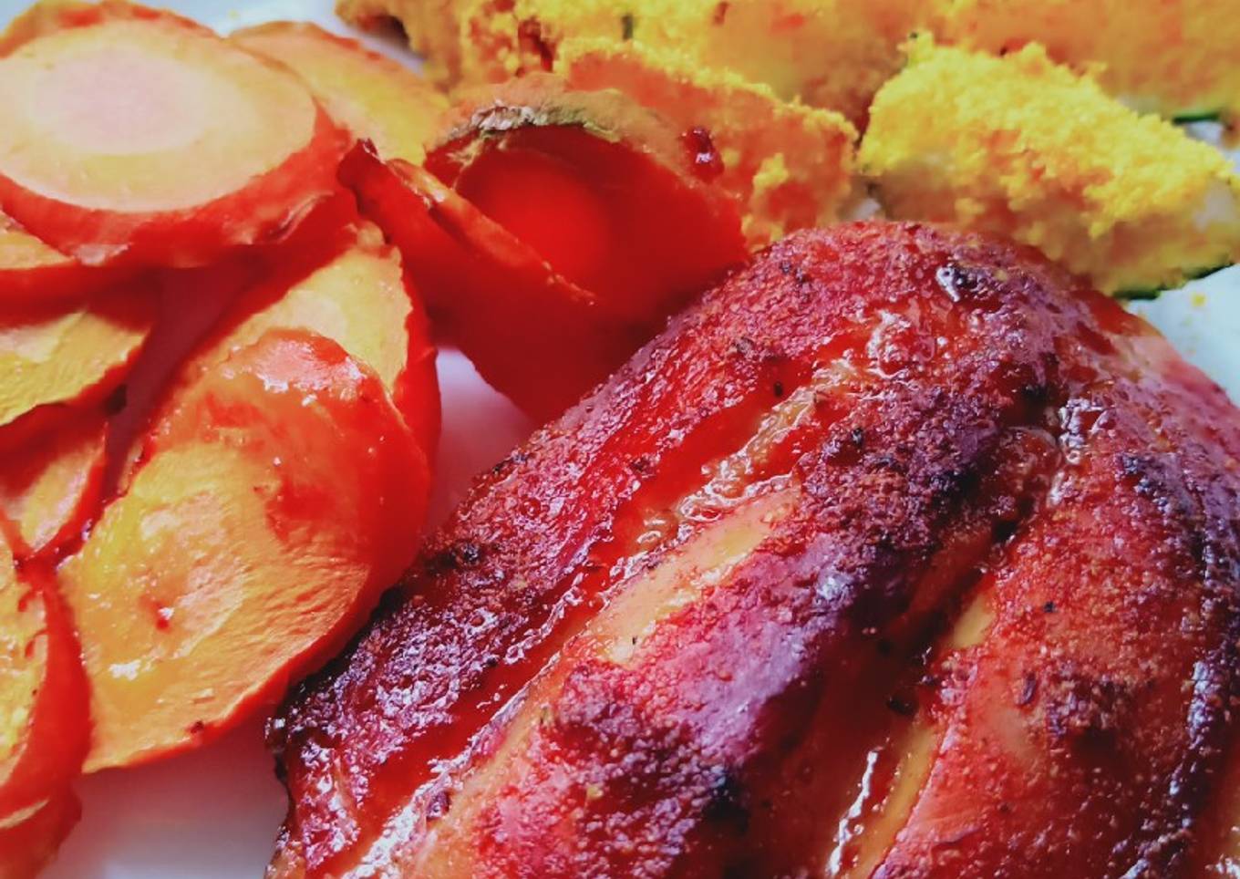 Baked chicken with carrots and zucchini