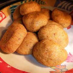 A picture of Moong dal kacha golla sandesh.