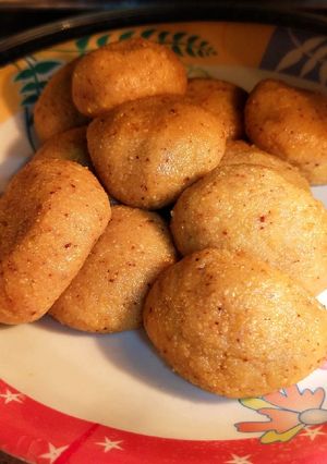 A picture of Moong dal kacha golla sandesh.