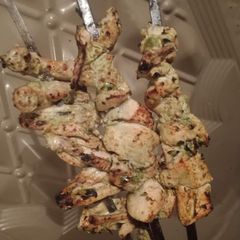 A picture of Haryali chicken tikka.