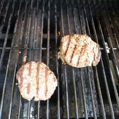 A picture of Lee's Mayonnaise Infused Grilled Hamburgers.