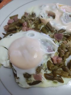 Una foto de Judías verdes con jamón y huevo