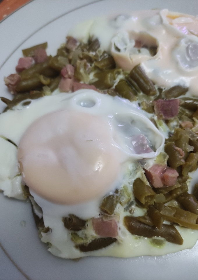 Una foto de Judías verdes con jamón y huevo