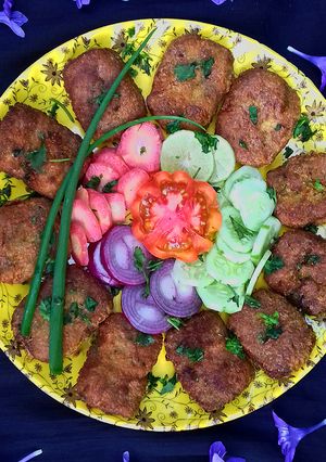 পেঁয়াজ শাকের কাটলেট (peyaj shaker cutlet recipe in Bengali) রেসিপির প্রধান ছবি