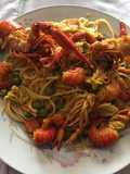 Tallarines al picante de camarones