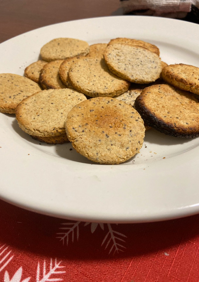 Una foto de Crackers de Avena, harina de arroz y Semillas. APTO PARA VEGANOS. 🍪