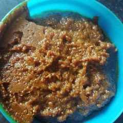 A picture of Lahsun chutney.