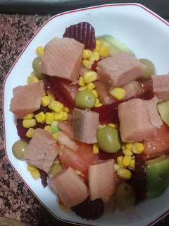 Una foto de Ensalada de salmón ahumado