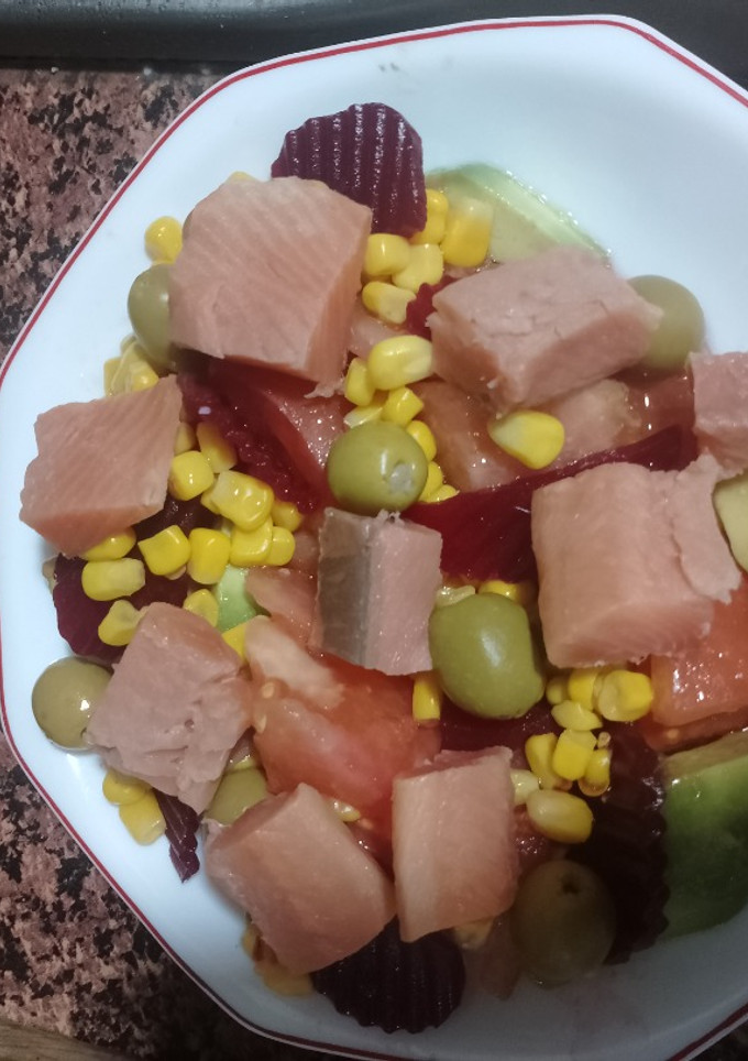 Una foto de Ensalada de salmón ahumado