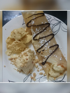 Una foto de Creppes Dulces de Banano y Helado