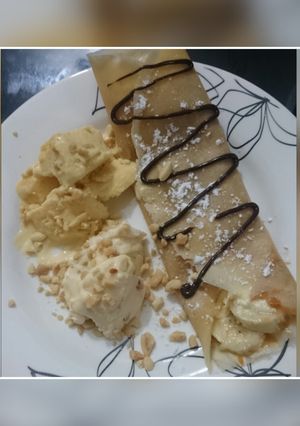 Una foto de Creppes Dulces de Banano y Helado