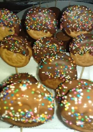 Una foto de Cake pops de galletitas