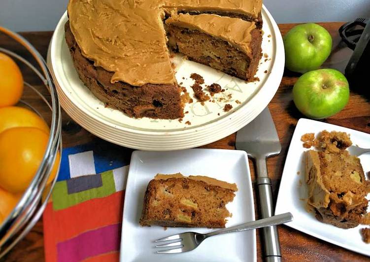 Old fashioned apple cake