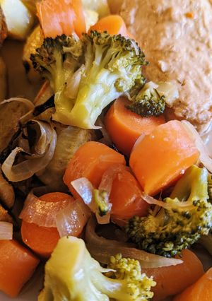 A picture of One-dish "roasted" veg in gravy.
