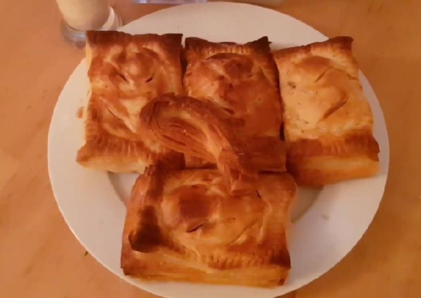 Gregg's style cheese n onion pasties