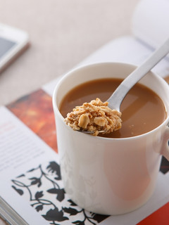 【家樂福廚房】熱奶茶麥片 的食譜成品照片