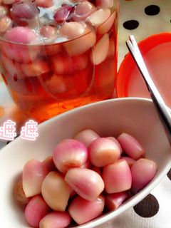 【紫嫣俏紅●糖醋漬紅蔥頭】 的食譜成品照片