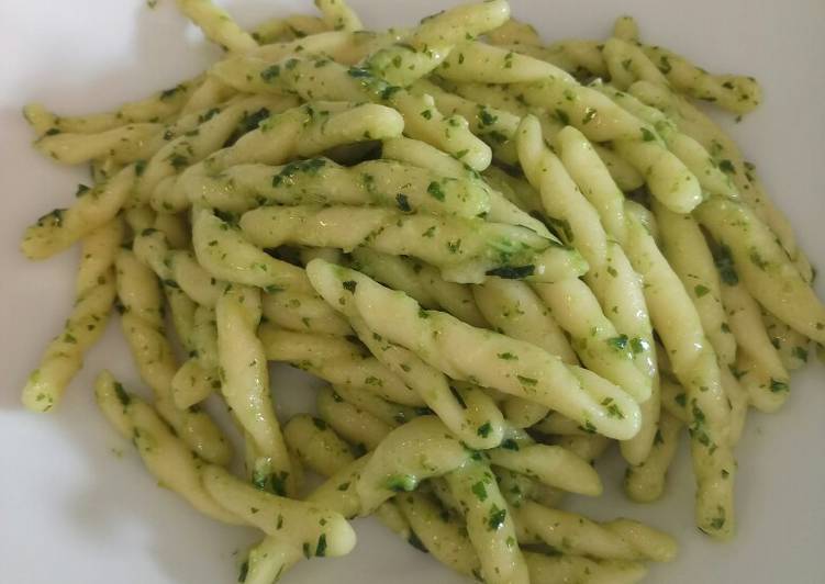 Simple Way to Prepare Ultimate Pasta with pesto Genovese