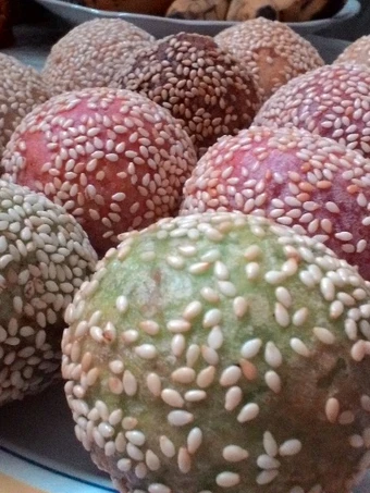 Cara Simple Menyiapkan Resep  Onde2 PELANGI banana pasta yang Enak, Lezat Sekali