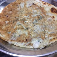 A picture of Anday ka Paratha in Dhaba style😋.