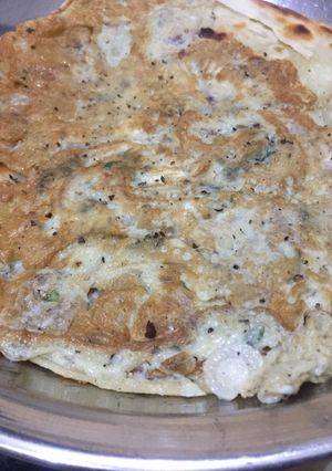 A picture of Anday ka Paratha in Dhaba style😋.