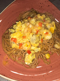 Una foto de Salsa para pasta con champiñones y camarones en leche de coco