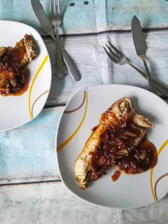 Una foto de Ijada de bonito con cebolla caramelizada al limón