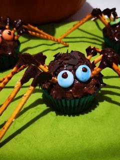 Halloweeni nutellás pókok recept fotója