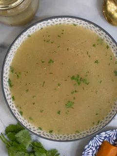 Una foto de Caldo de huesos