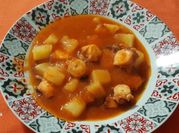 Una foto de pulpo guisado con patatas