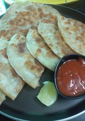 আলুর পরোটা (Alur paratha recipe in bengali) রেসিপির প্রধান ছবি