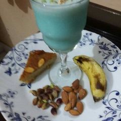 A picture of Banana cake shake.