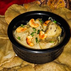 A picture of Kaju vale aloo.