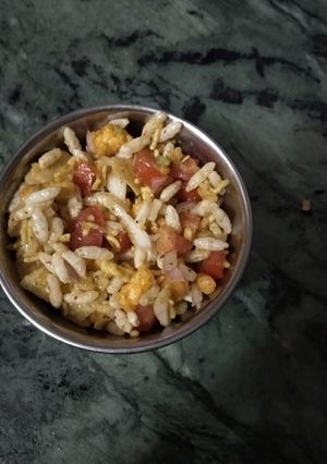 A picture of Bhel puri.