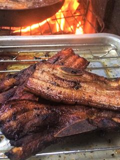 Una foto de Costillas de Cerdo Ahumadas Fritas