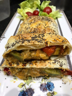 Una foto de Strudel de verduras 🌶 🍅🍆♥️