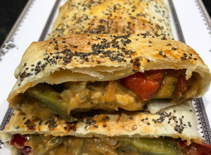 Una foto de Strudel de verduras 🌶 🍅🍆♥️