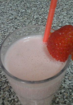 Una foto de Frappé de fresas 🍓