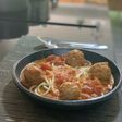 Albóndigas Napolitanas con Pasta
