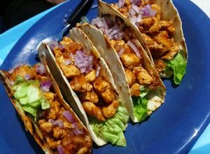Una foto de Tacos de pollo 🌮