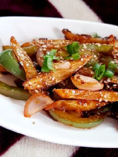 हनी चिली पोटैटो (Honey chilli potato recipe in Hindi) रेसिपी मुख्य फोटो