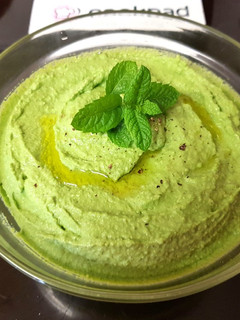 A picture of My Spinach, yogurt & Cucumber Minty Dip. 😘.
