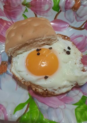 Una foto de Sandwichs con huevo y 3 quesos gratinados