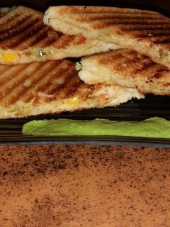 મિક્સ વેજીટેબલ ગ્રીલ સેન્ડવીચ (Mix Vegetable Grill Sandwich Recipe In Gujarati) રેસીપી મુખ્ય ફોટો