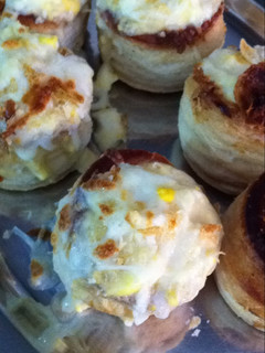 Una foto de Volovanes rellenos de huevo duro y bechamel
