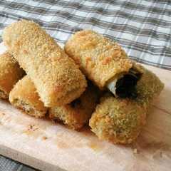 A picture of Risoles manis isi cokelat pisang.