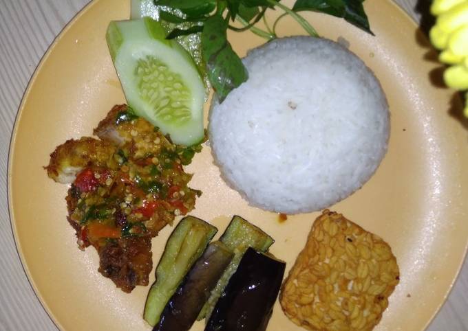 Resep Ayam penyet sambal dower, Enak Banget