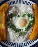 Arroz a la cubana con huevo y plátano