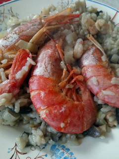 Una foto de Arroz con salmón