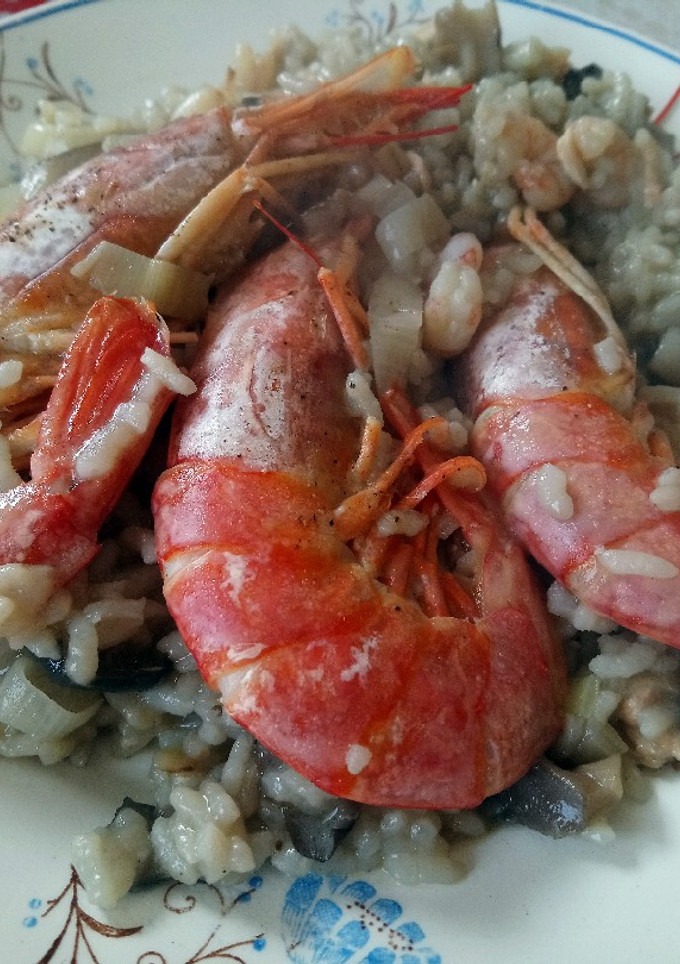 Una foto de Arroz con salmón